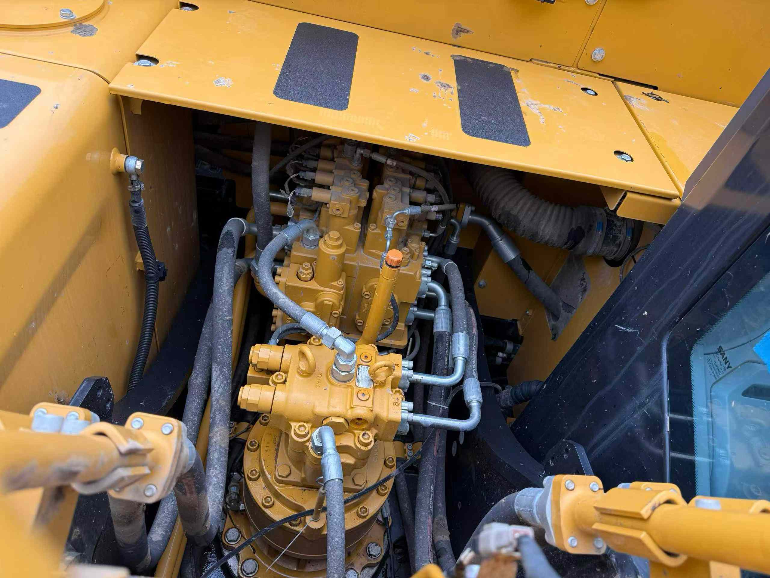 Used Sany SY205C Excavator 2024 Model / 8