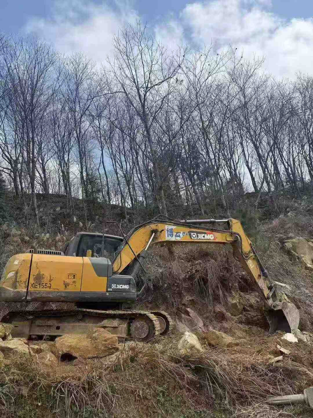 Used XCMG XE135B Excavator 2020 Model / 3