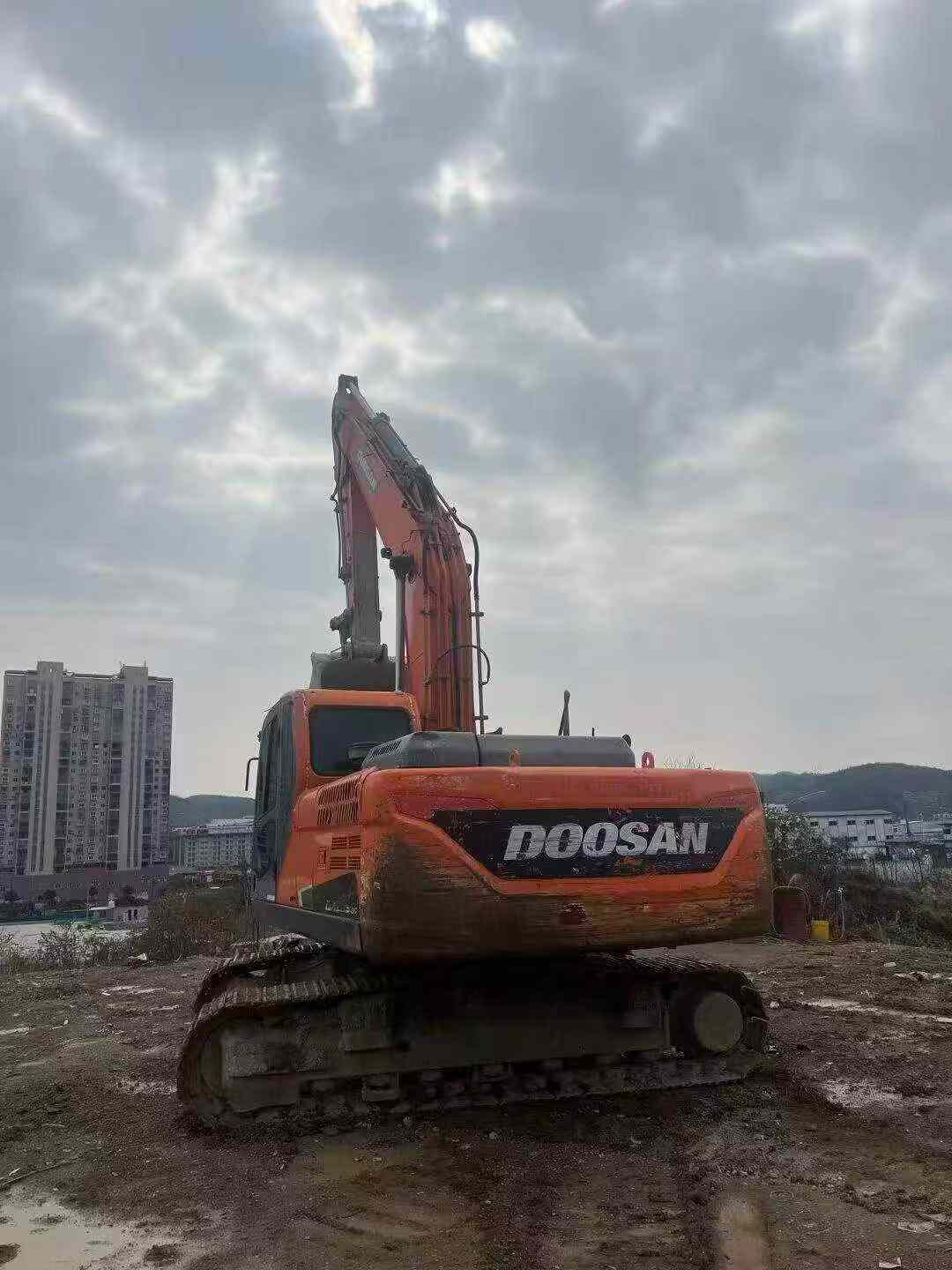 Used Doosan DH215-9 Excavator 2016 Model / 3