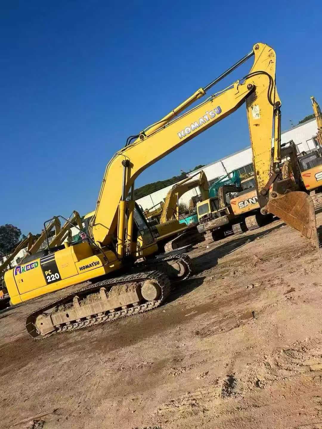 Used Komatsu PC220-7 Excavator 2016 Model / 9