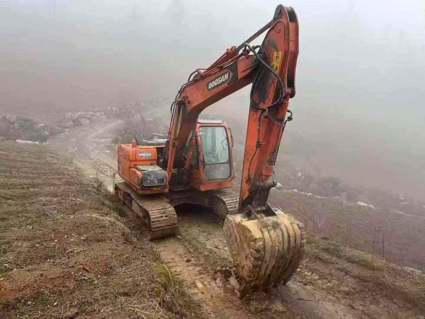 Used Doosan DH150 Excavator 2015 Model / 3