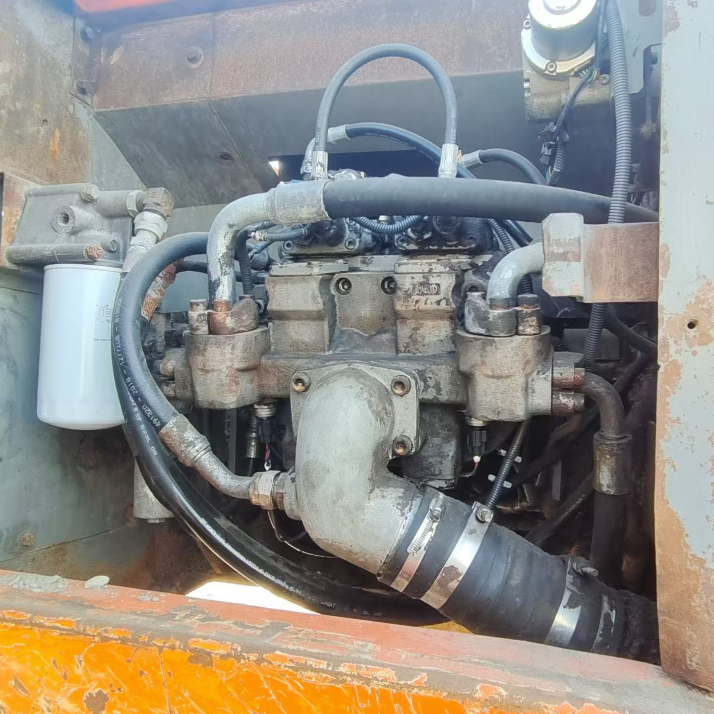 Used Hitachi EX200 Excavator 2006 Model / 8