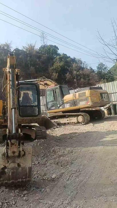 Buy Caterpillar 324D Used Excavator / 1