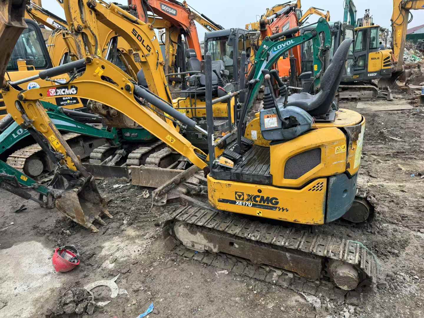 Used XCMG XE17U Excavator 2021 Model / 3