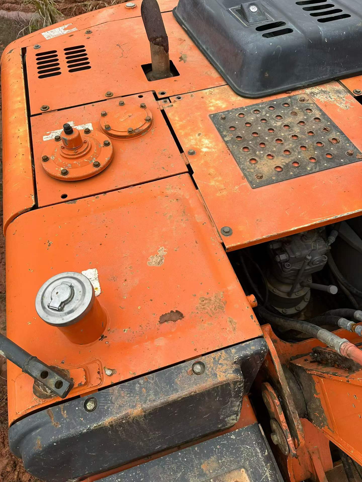 Used Hitachi EX120-6 Excavator 2014 Model / 8