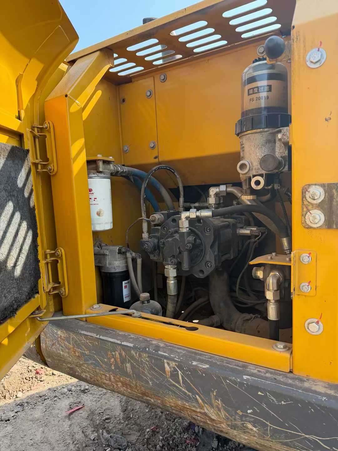 Used XCMG XE135B Excavator 2019 Model / 6