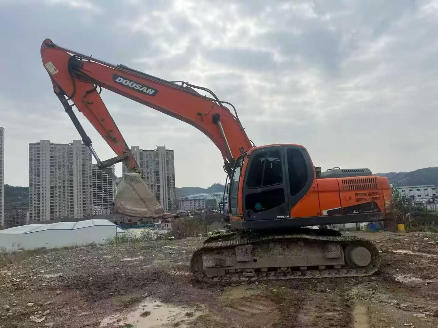 Used Doosan DX215-9C Excavator 2016 Model / 3
