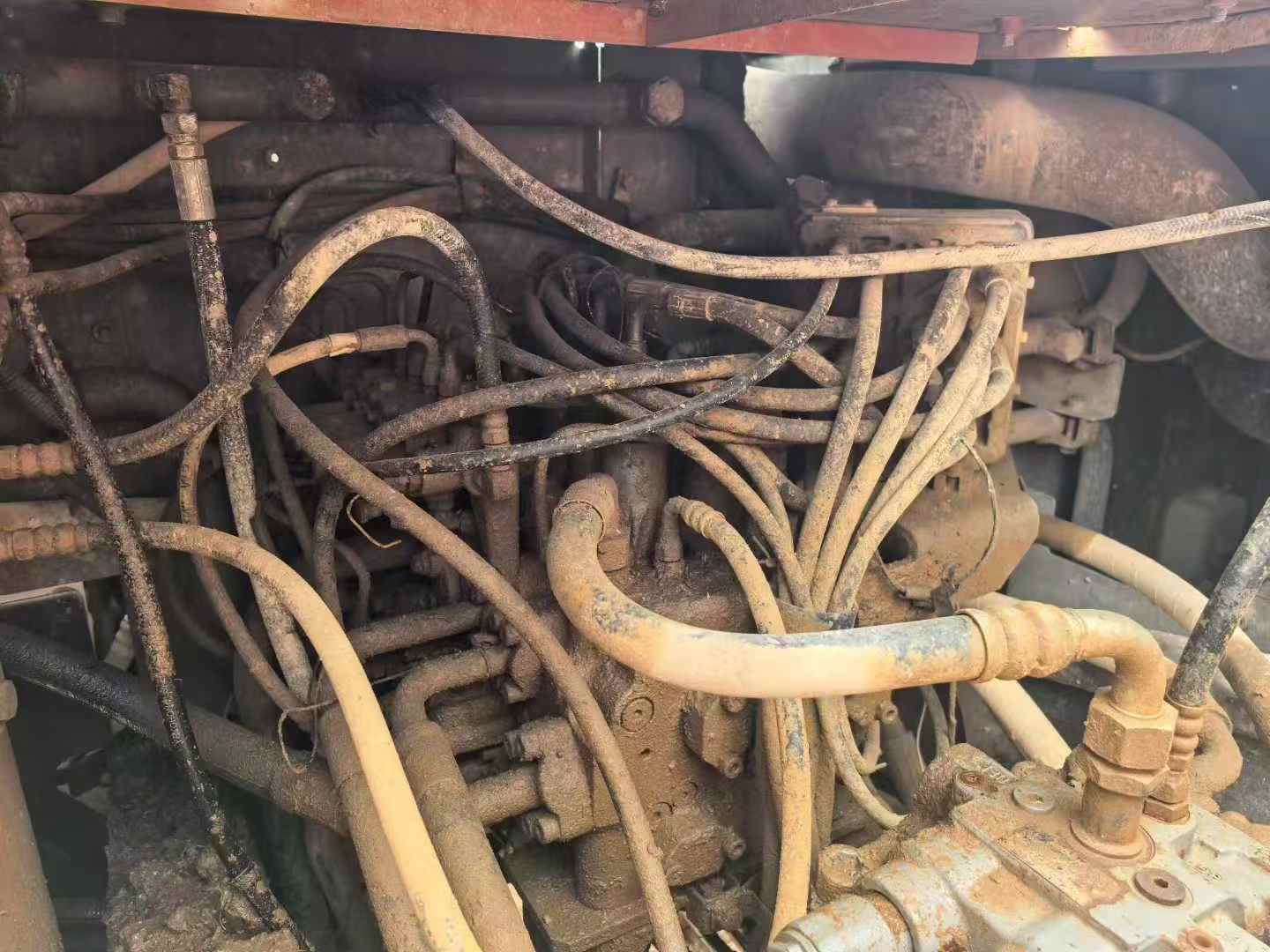 Used Hitachi ZX200-5G Excavator 2016 Model / 5