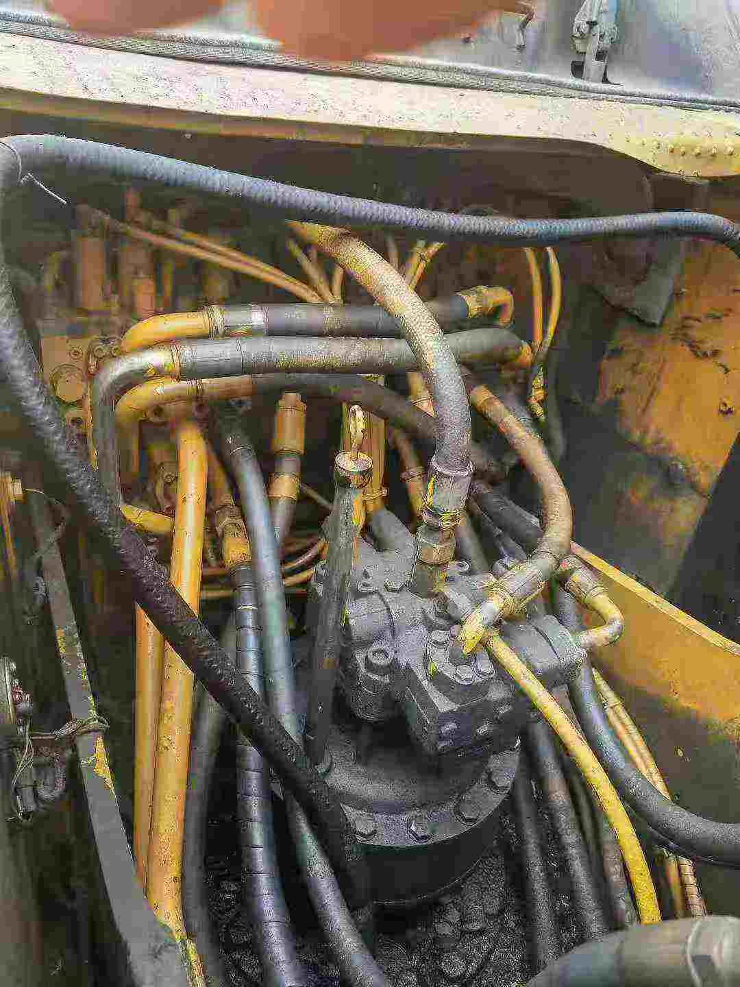 Used Caterpillar 323 Excavator 2012 Model / 4