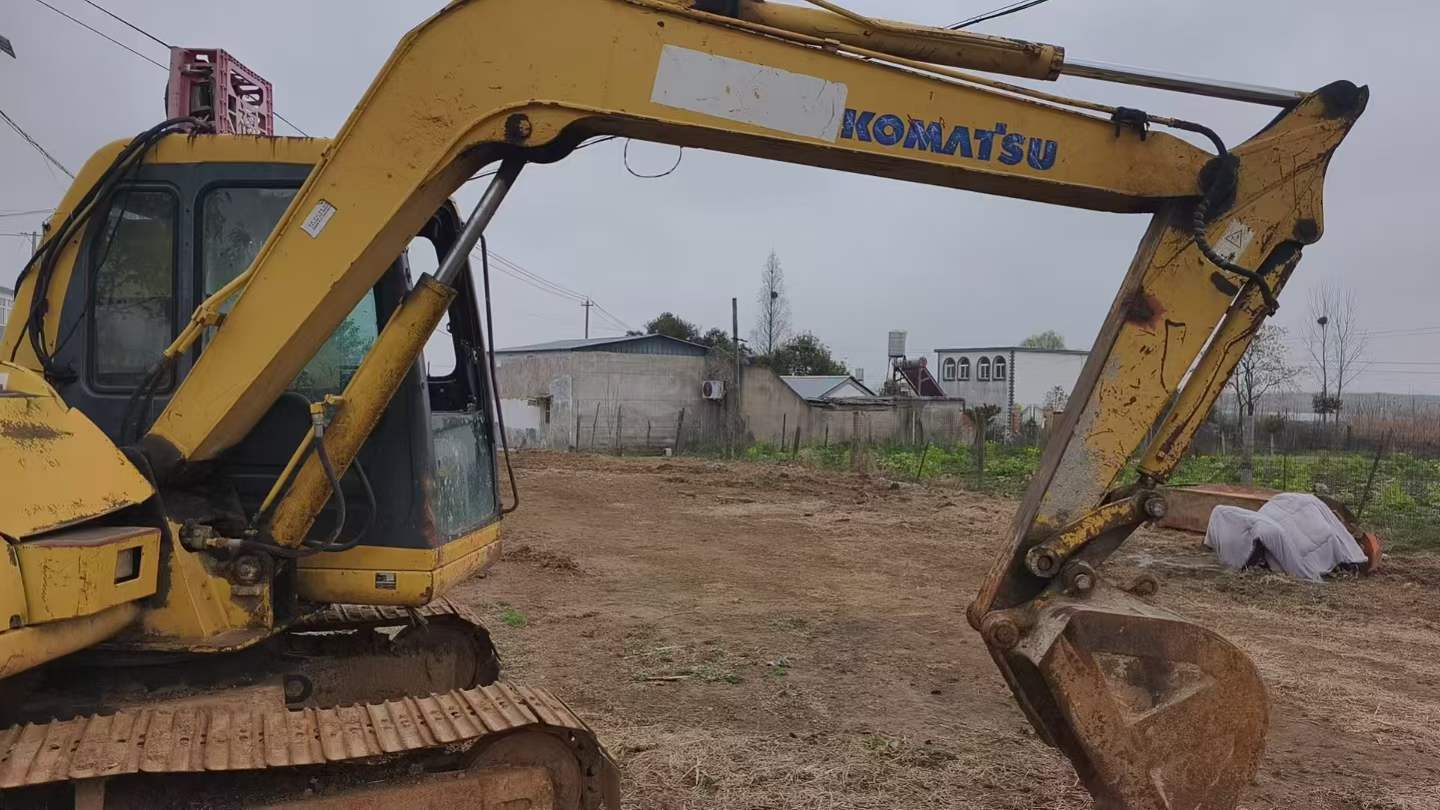 Used Komatsu PC60 Excavator 2016 Model / 2