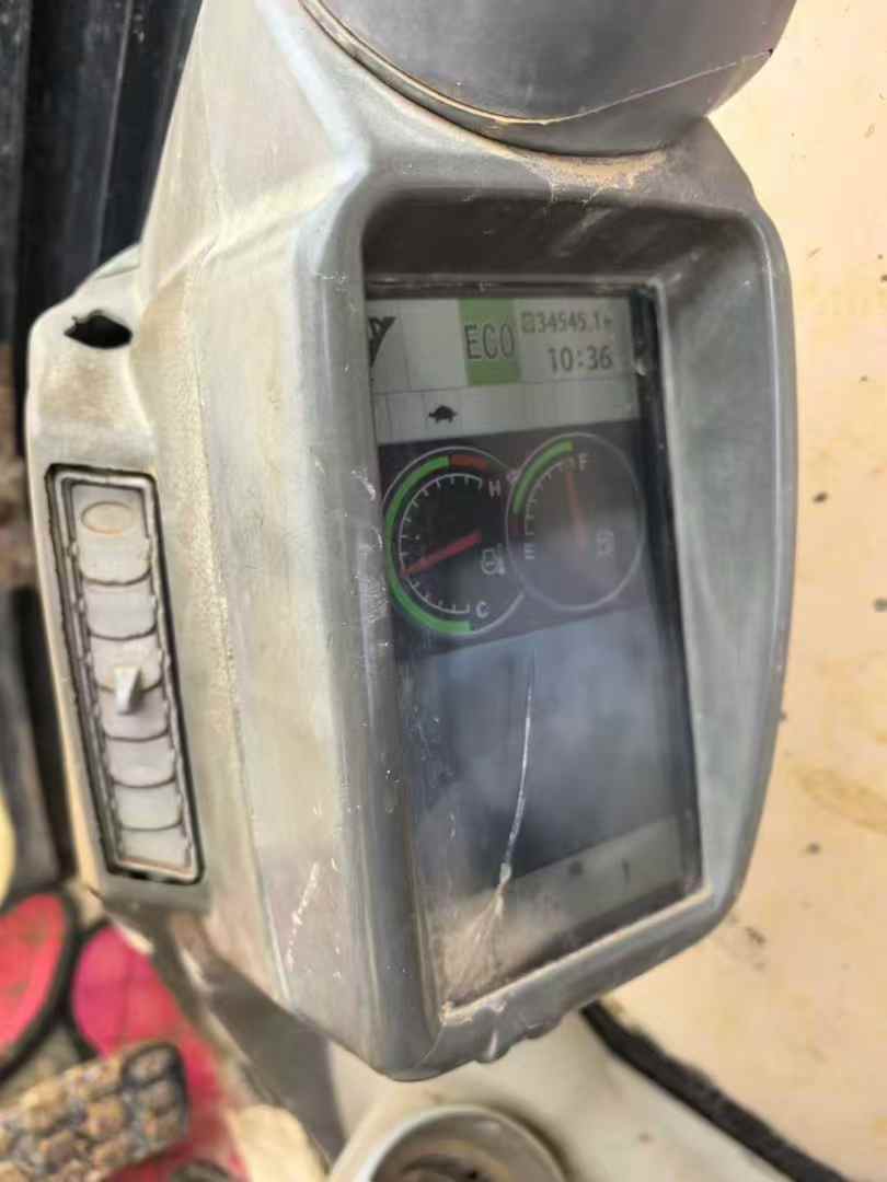 Used Hitachi ZX200-5G Excavator 2016 Model / 6