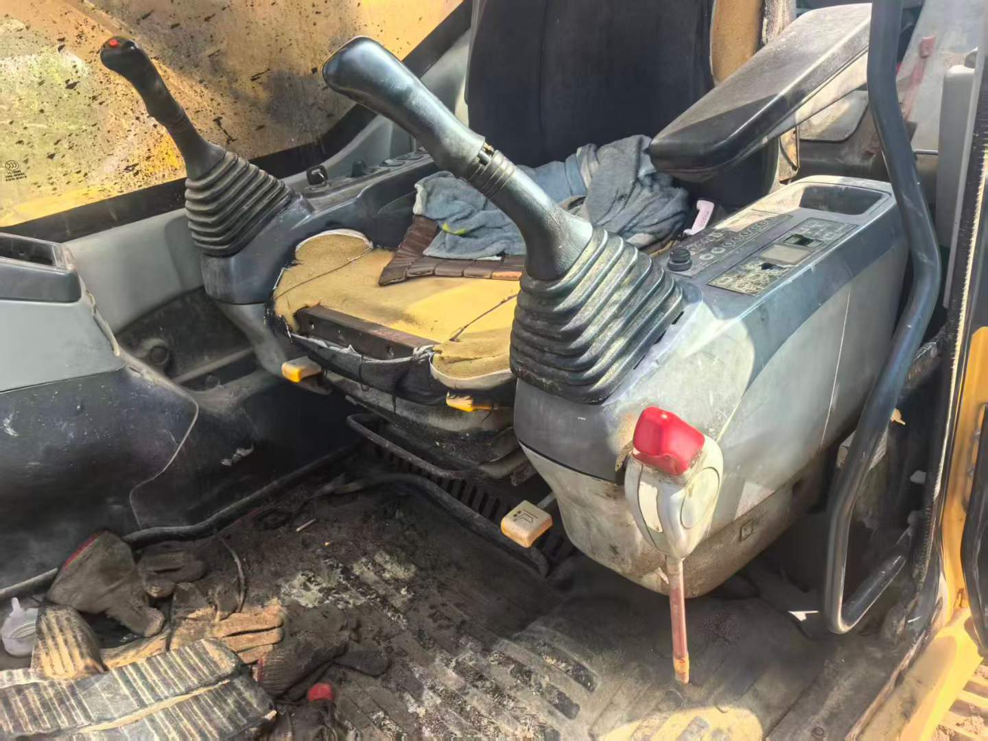 Used Komatsu PC200-7 Excavator 2016 Model / 6