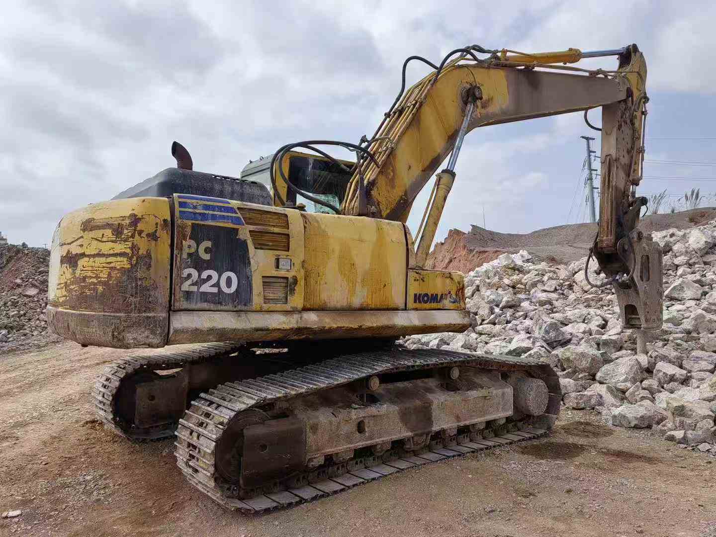 Used Komatsu PC200-8M0 Excavator 2013 Model / 3