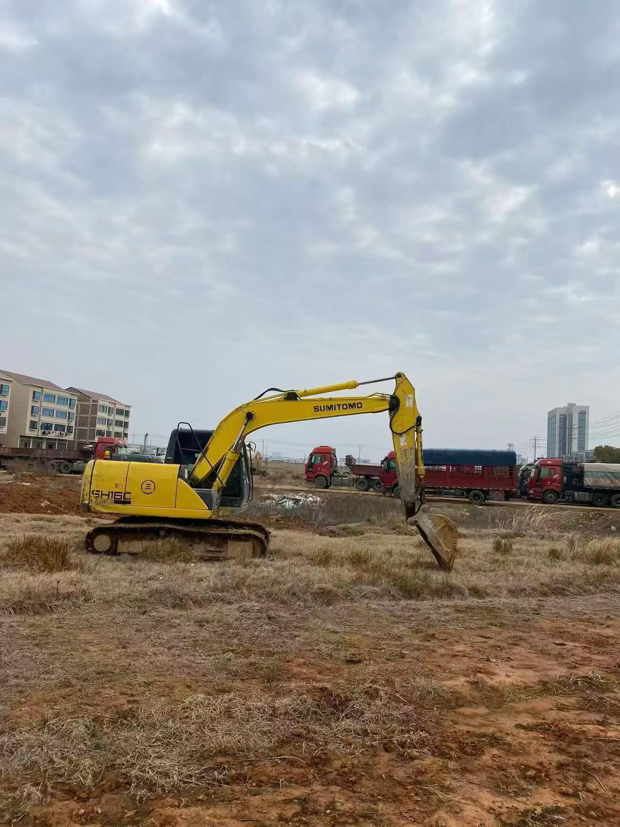 Used Sumitomo SH120 Excavator 2012 Model / 2