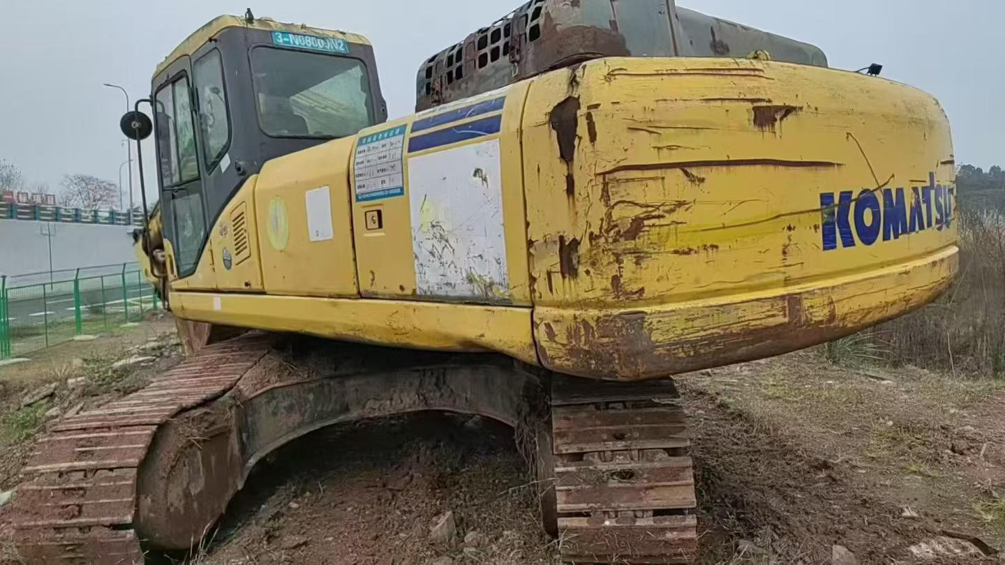 Used Komatsu PC300 Excavator 2011 Model / 3