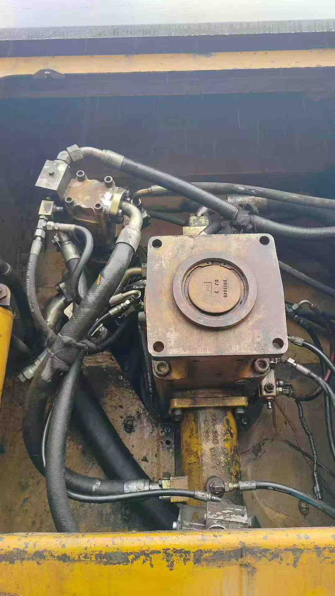 Used Caterpillar 365C Excavator 2016 Model / 4