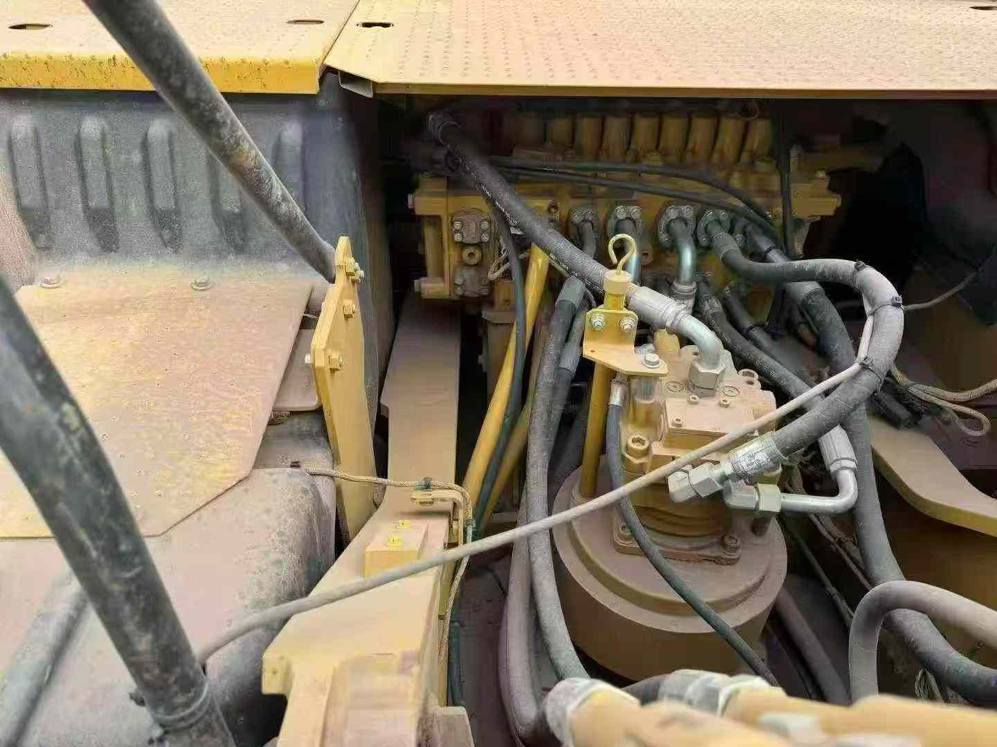 Used Caterpillar 326DL Excavator 2016 Model / 5