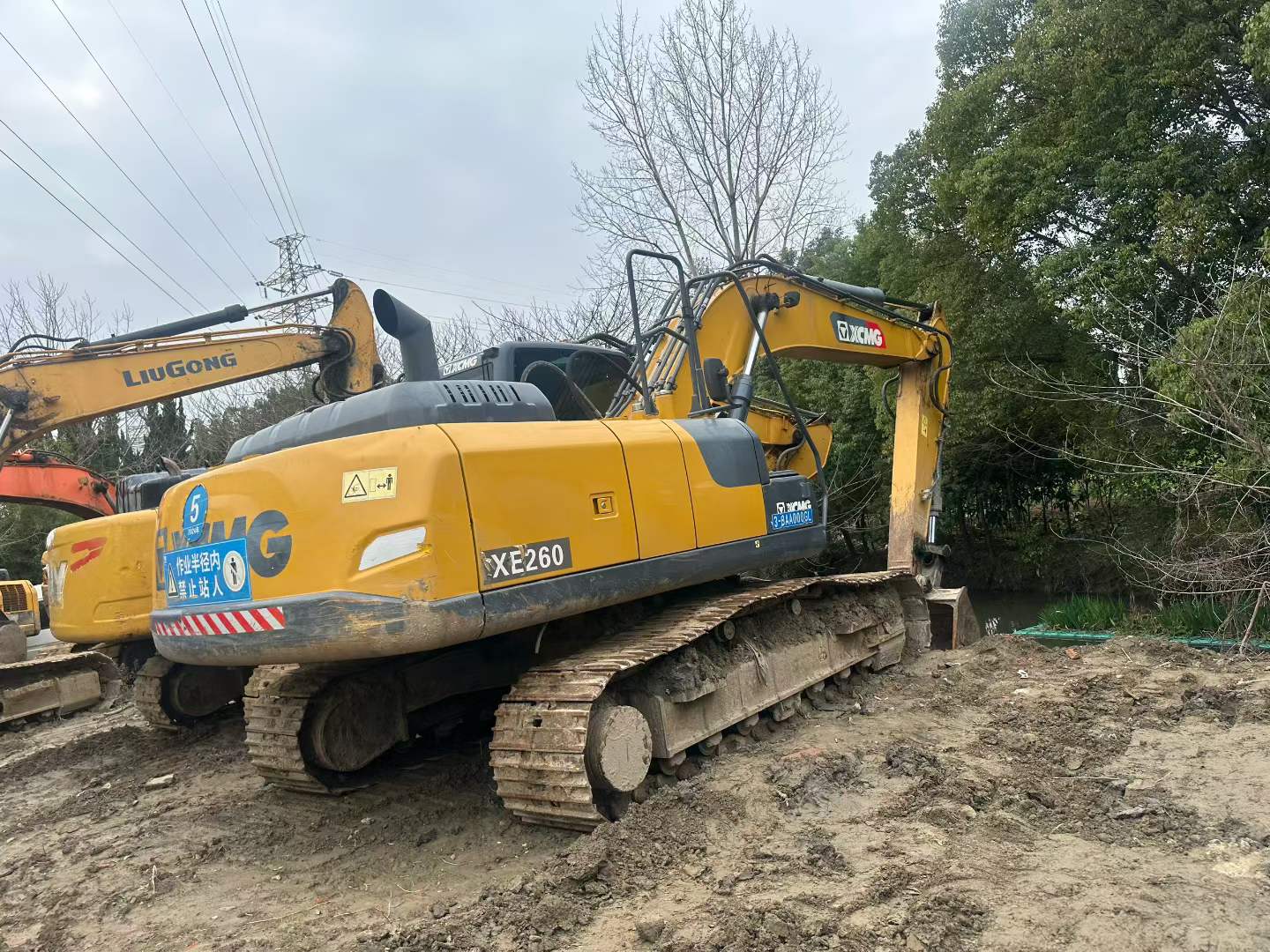 Used XCMG XE205DA Excavator 2021 Model / 3