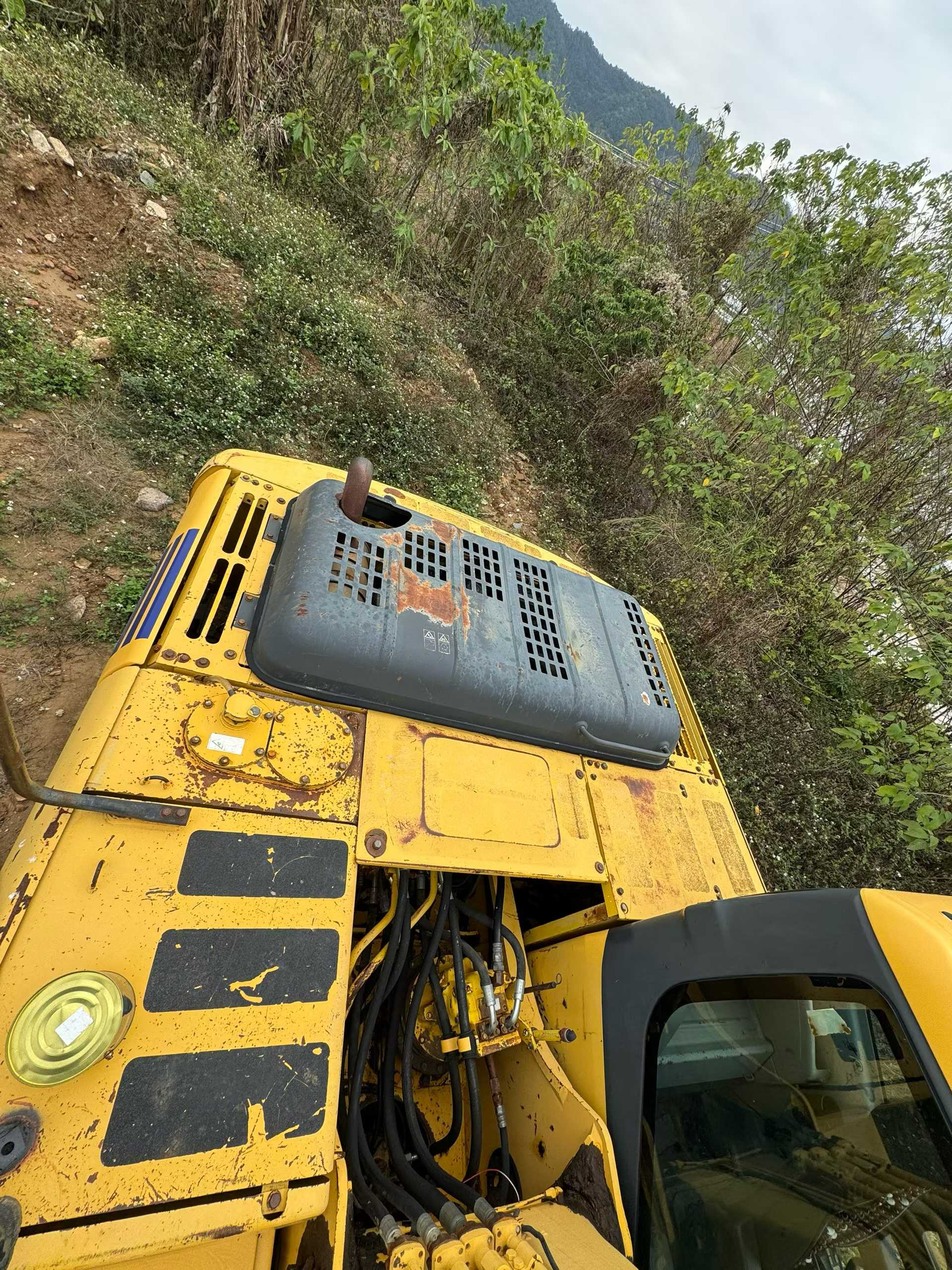 Used Komatsu PC200-7 Excavator 2016 Model / 8