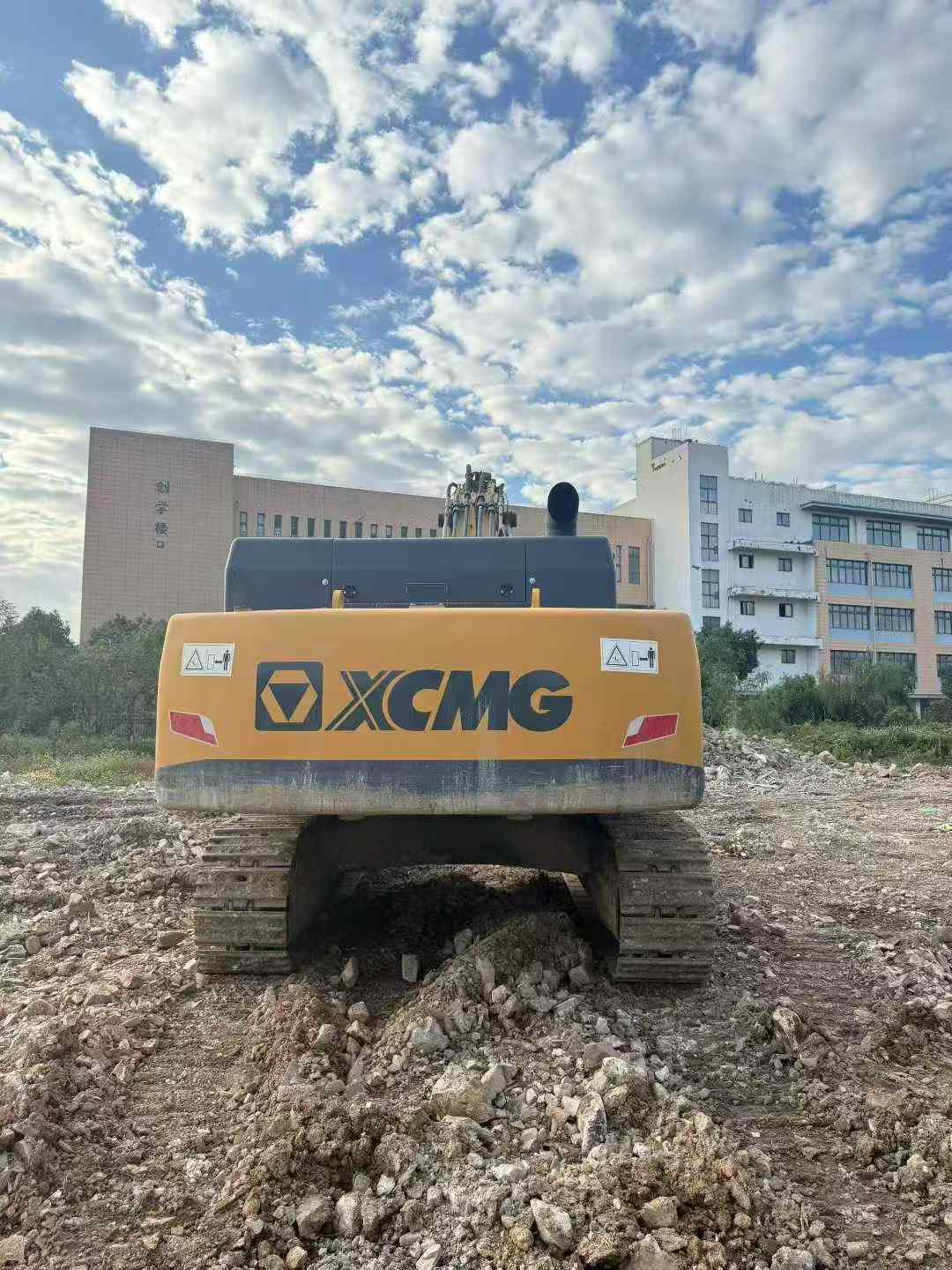 Used XCMG XE490D Excavator 2021 Model / 9