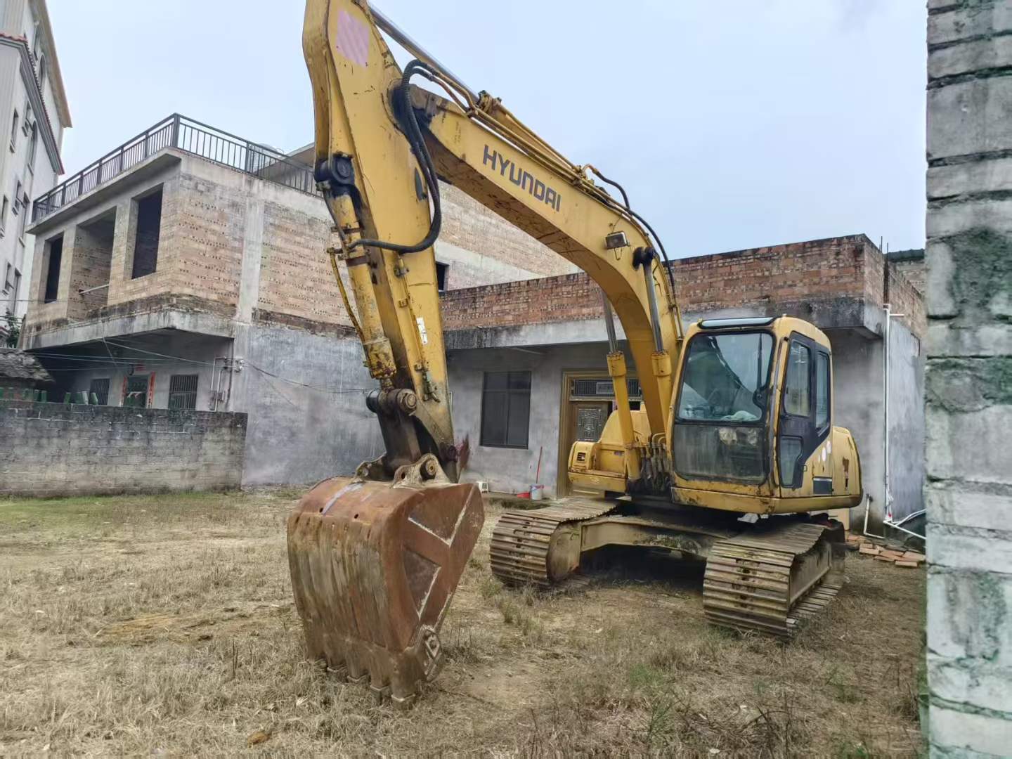 Used Hyundai R130W Excavator 2016 Model / 2