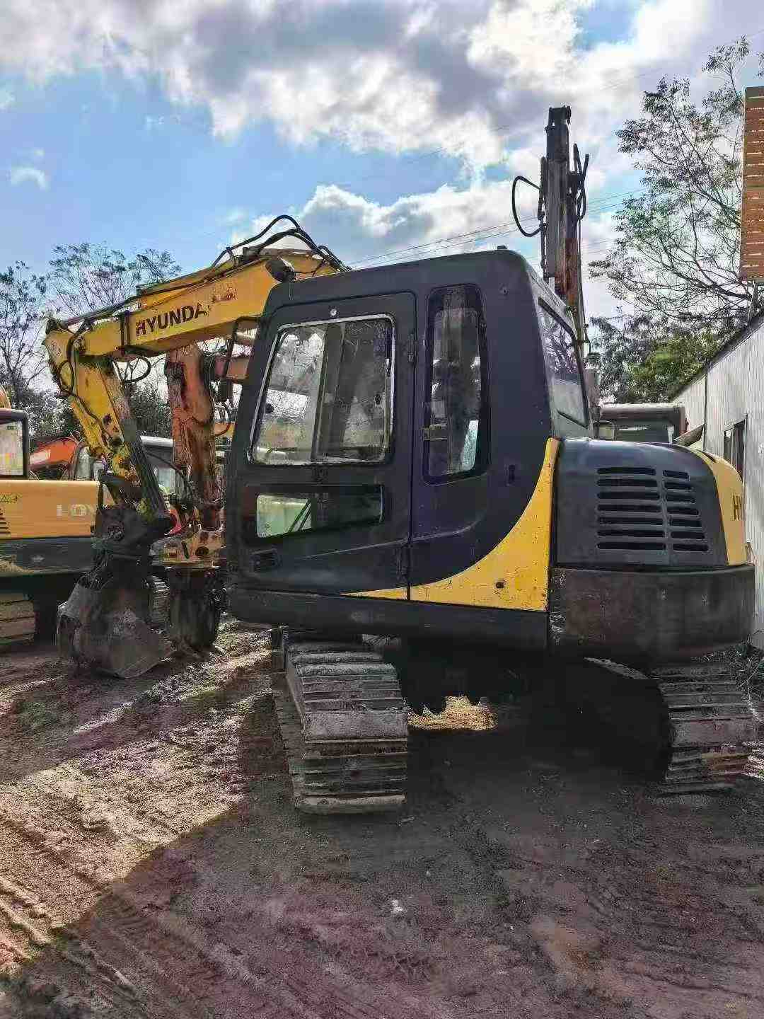 Used Hyundai R80G Excavator 2016 Model / 3
