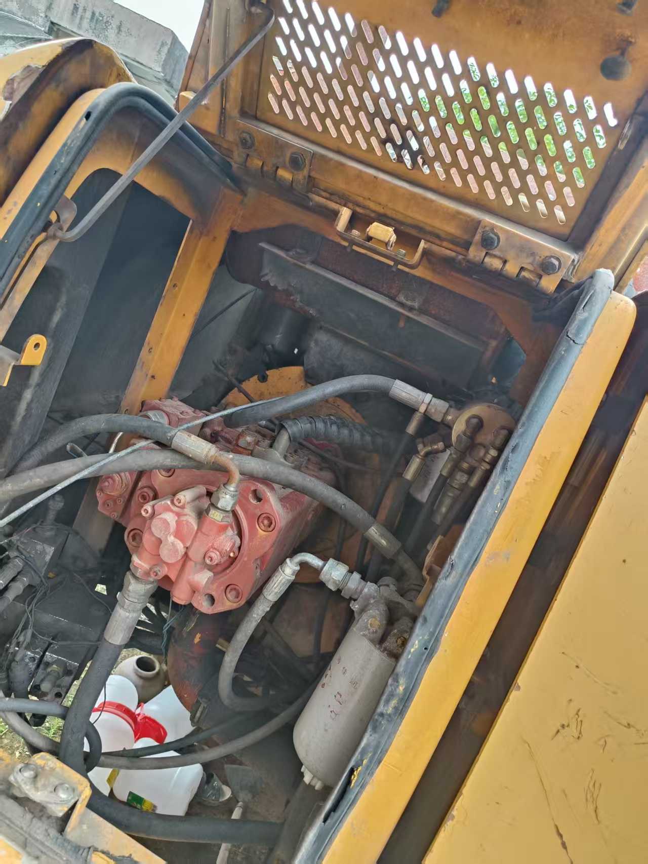 Used Hyundai R130W Excavator 2016 Model / 5