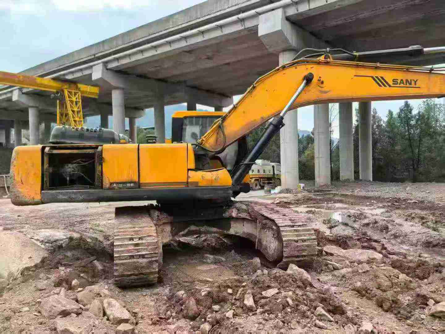 Used Sany SY285C Excavator 2016 Model / 4