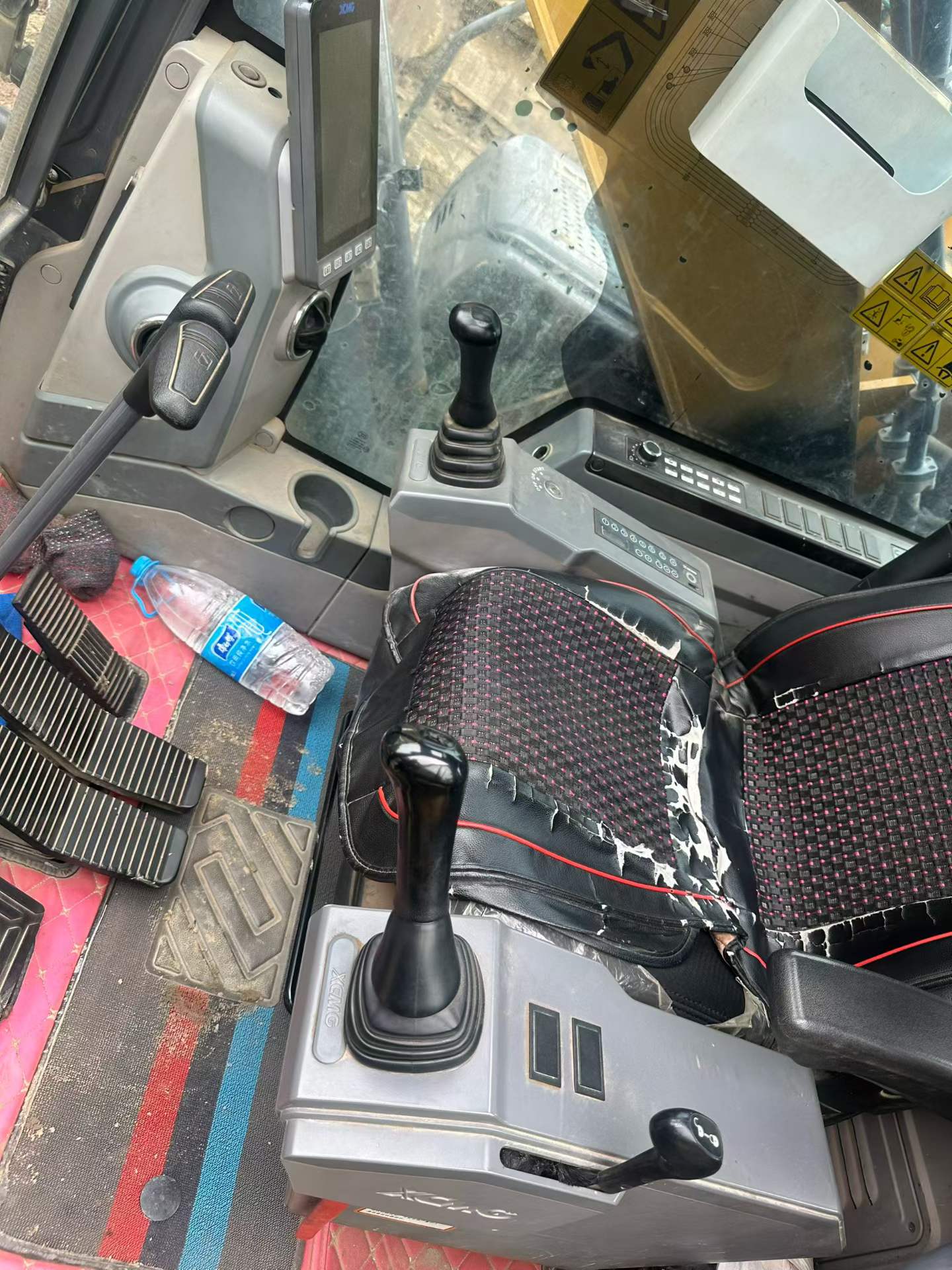 Used XCMG XE205DA Excavator 2021 Model / 5