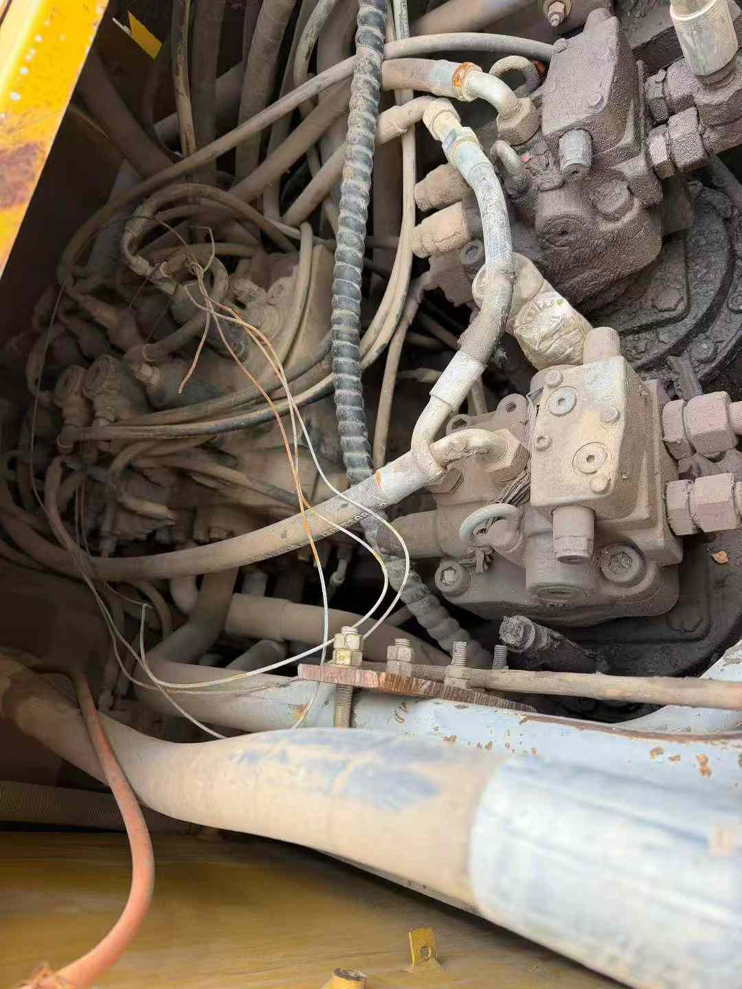 Used XCMG XE470 Excavator 2016 Model / 4