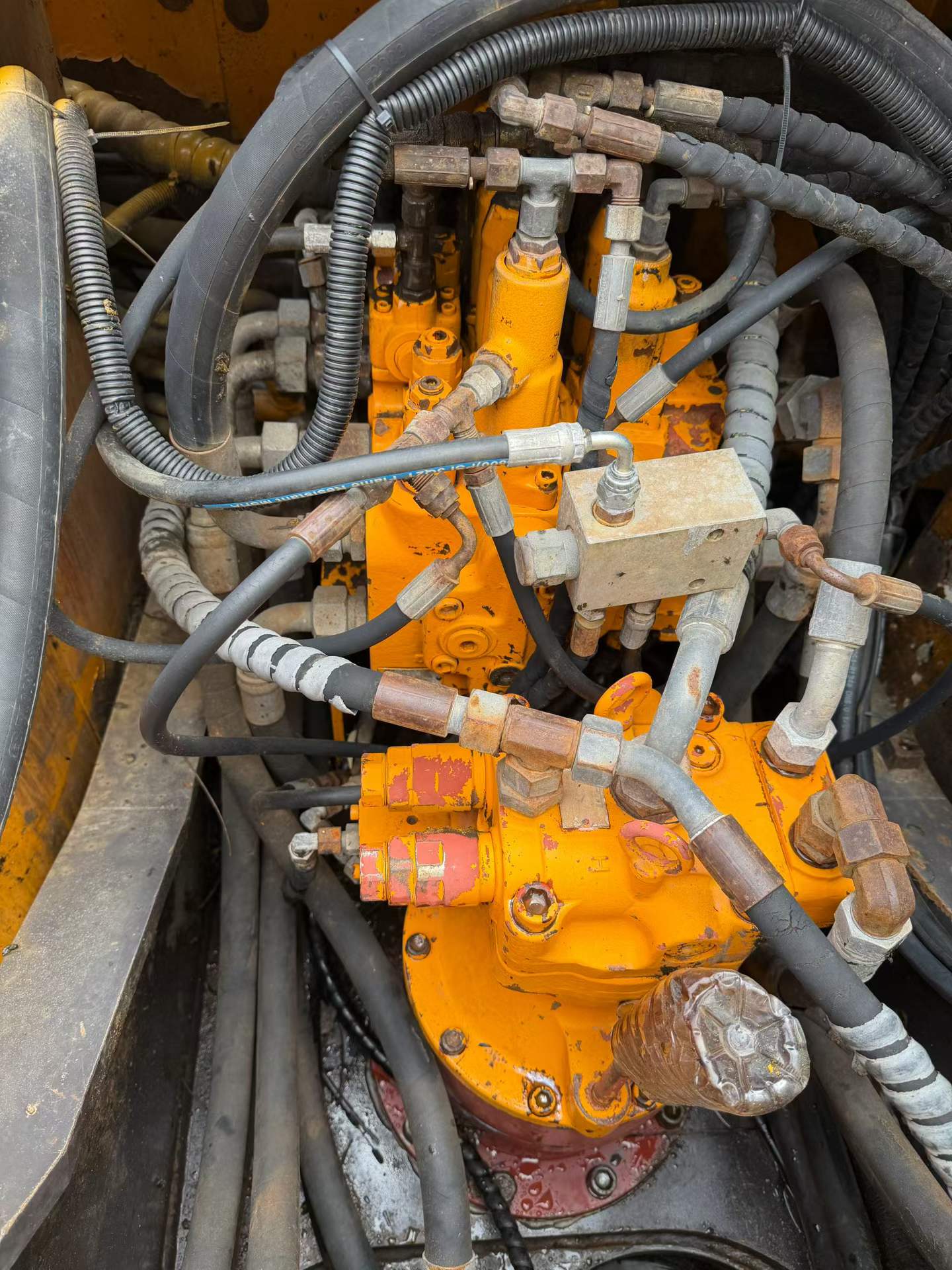 Used Sany SY135 Excavator 2016 Model / 5