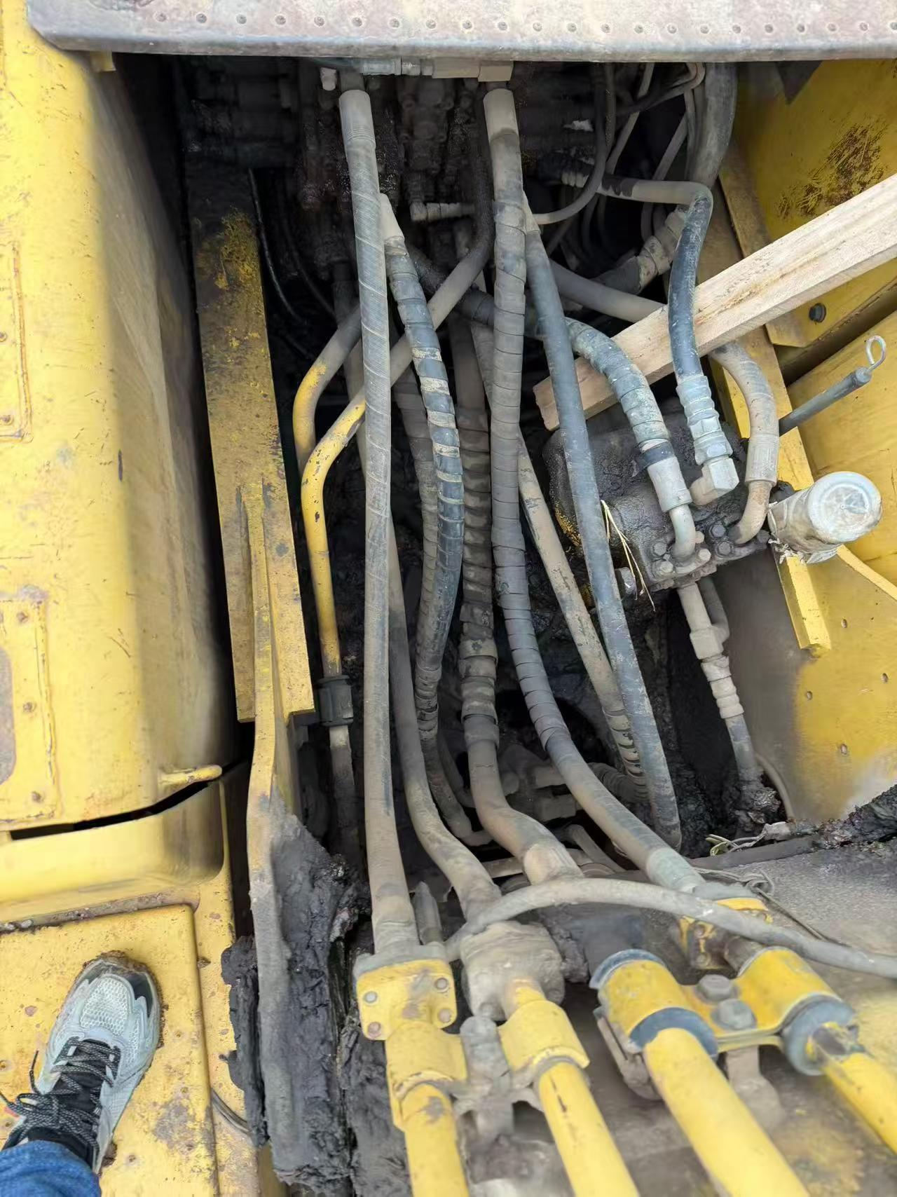 Used Komatsu PC210 Excavator 2016 Model / 2