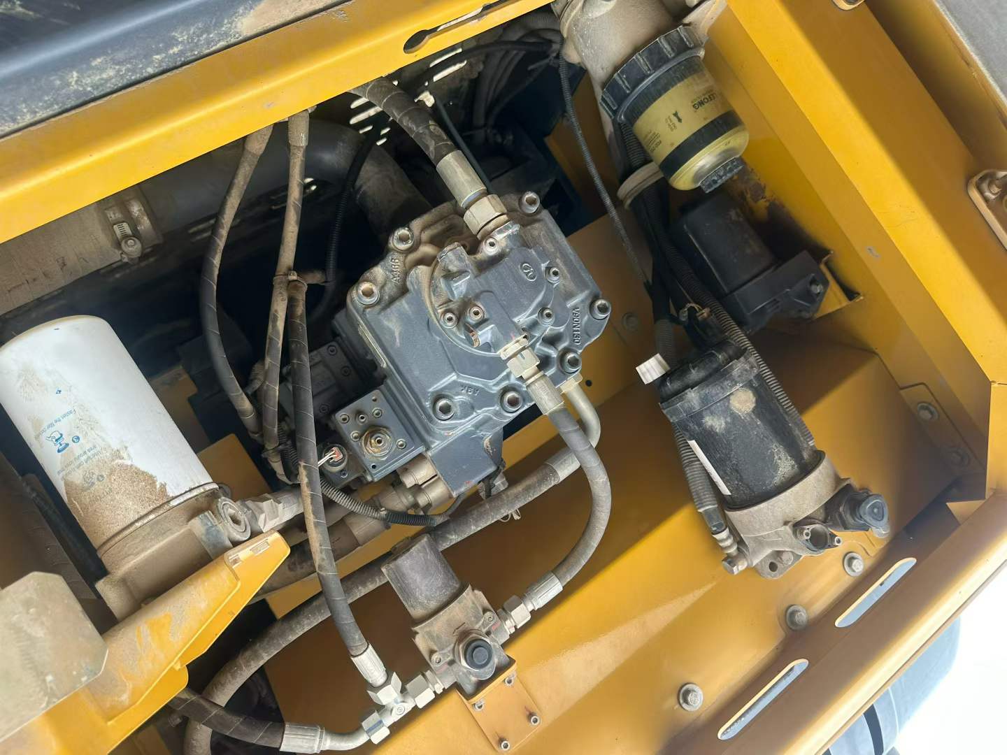 Used XCMG XE205DA Excavator 2021 Model / 9