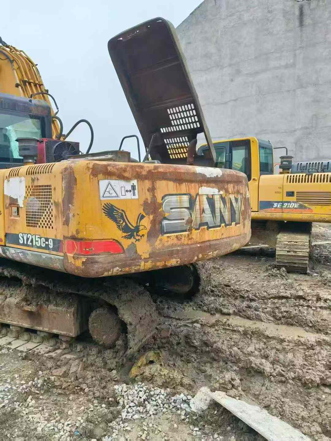 Used Sany SY215C Excavator 2016 Model / 2