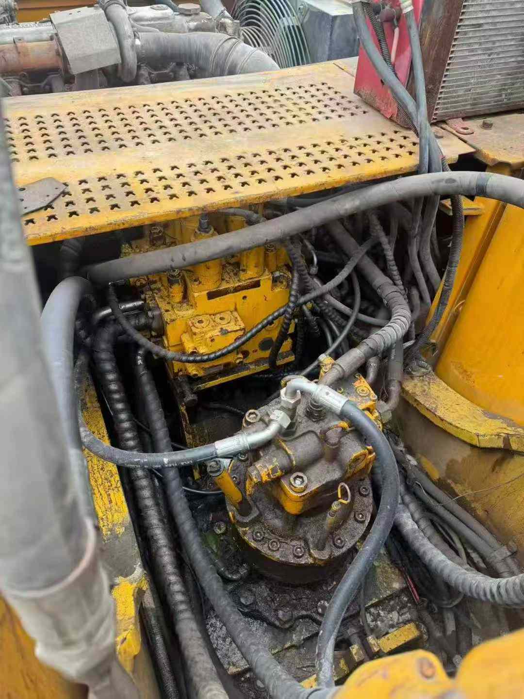 Used Sany SY215C Excavator 2016 Model / 3