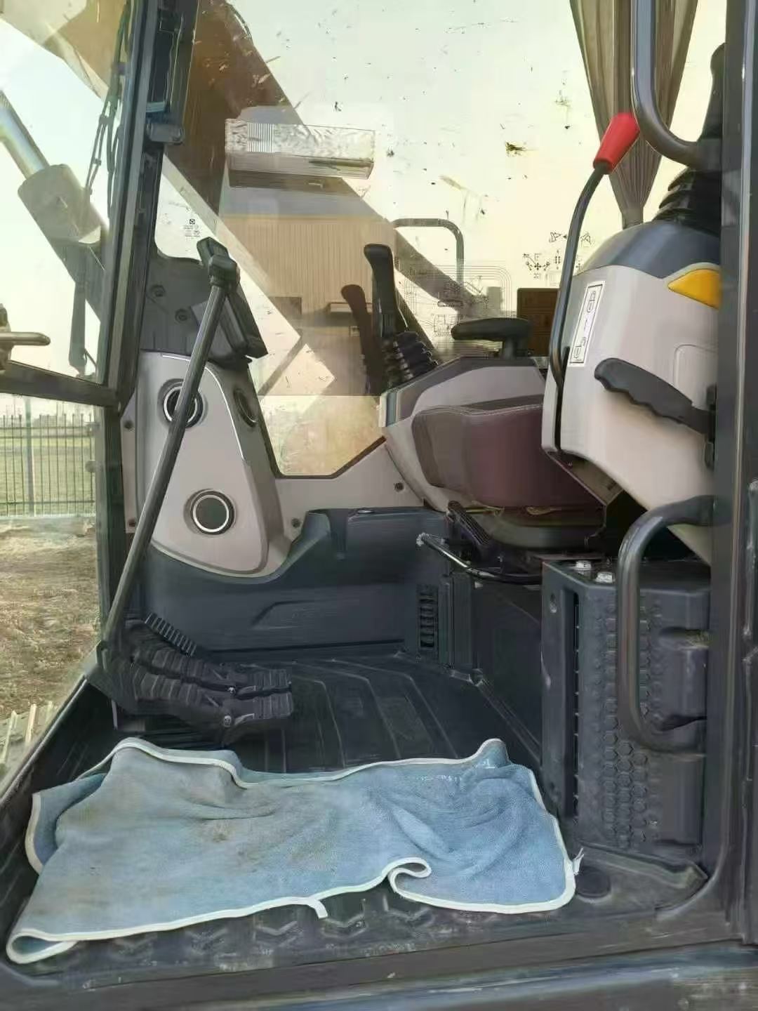 Used XCMG XE75C Excavator 2023 Model / 7