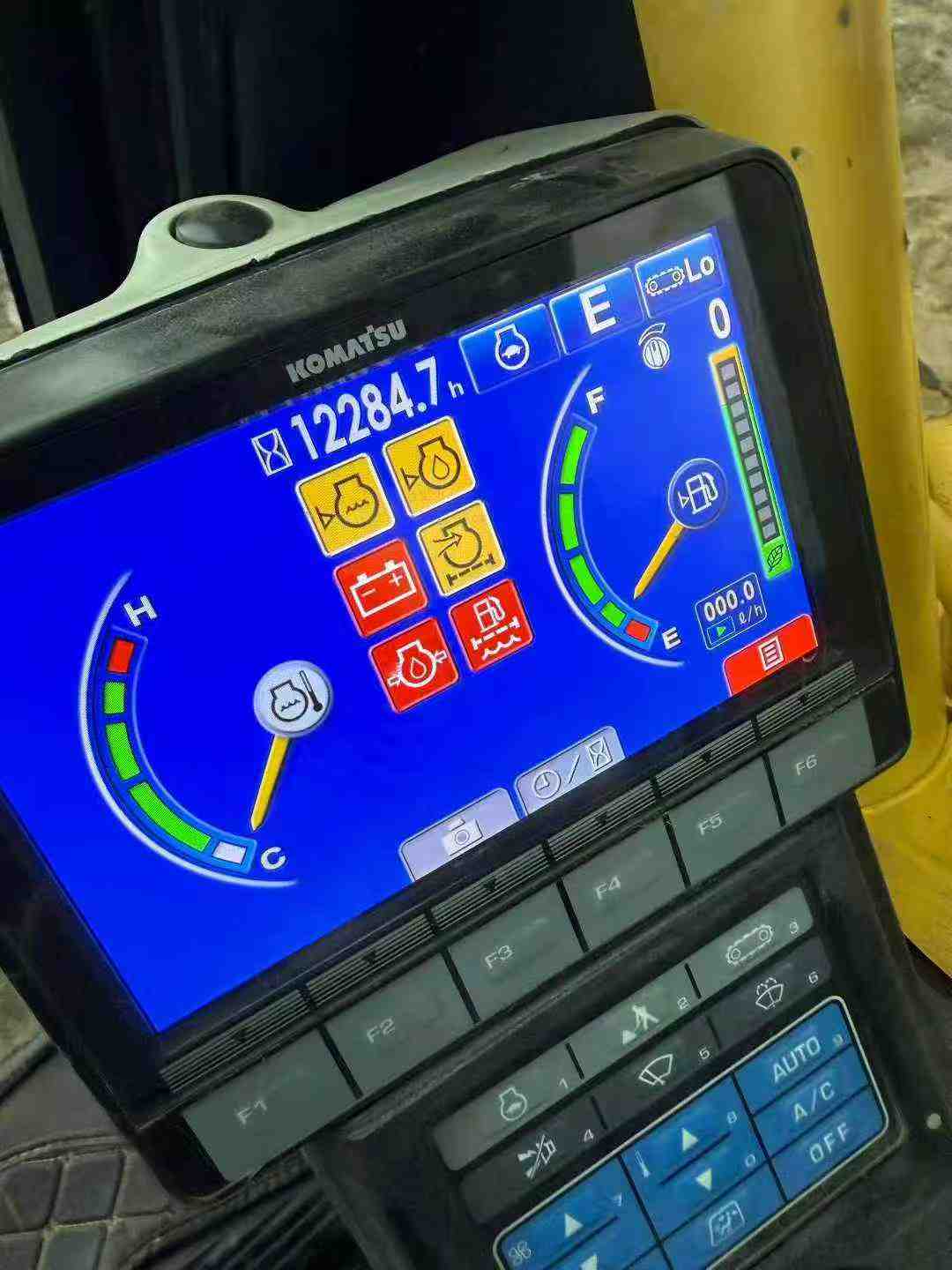 Used Komatsu PC200-8 Excavator 2017 Model / 8