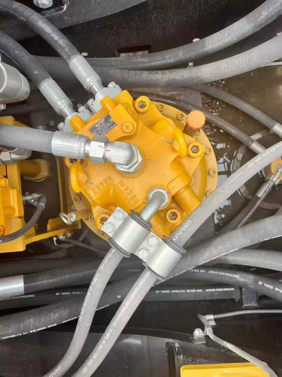 Used Sany SY550H Excavator 2016 Model / 4