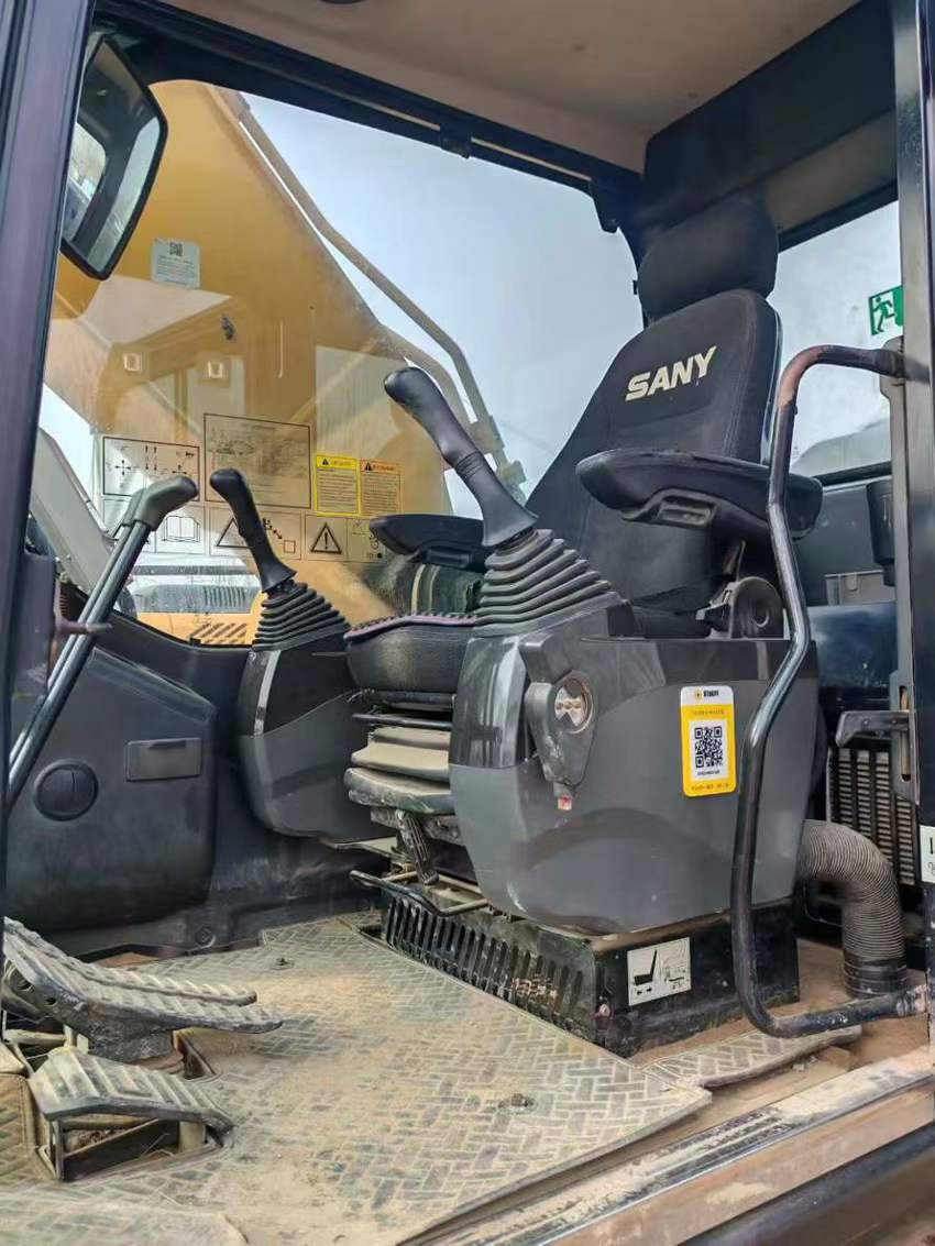 Used Sany SY215C Excavator 2020 Model / 9