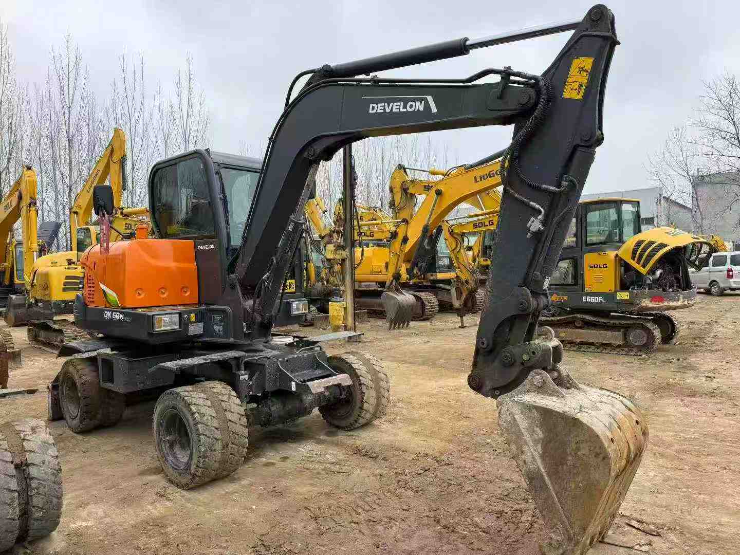 Used Doosan DH60 Excavator 2023 Model / 3