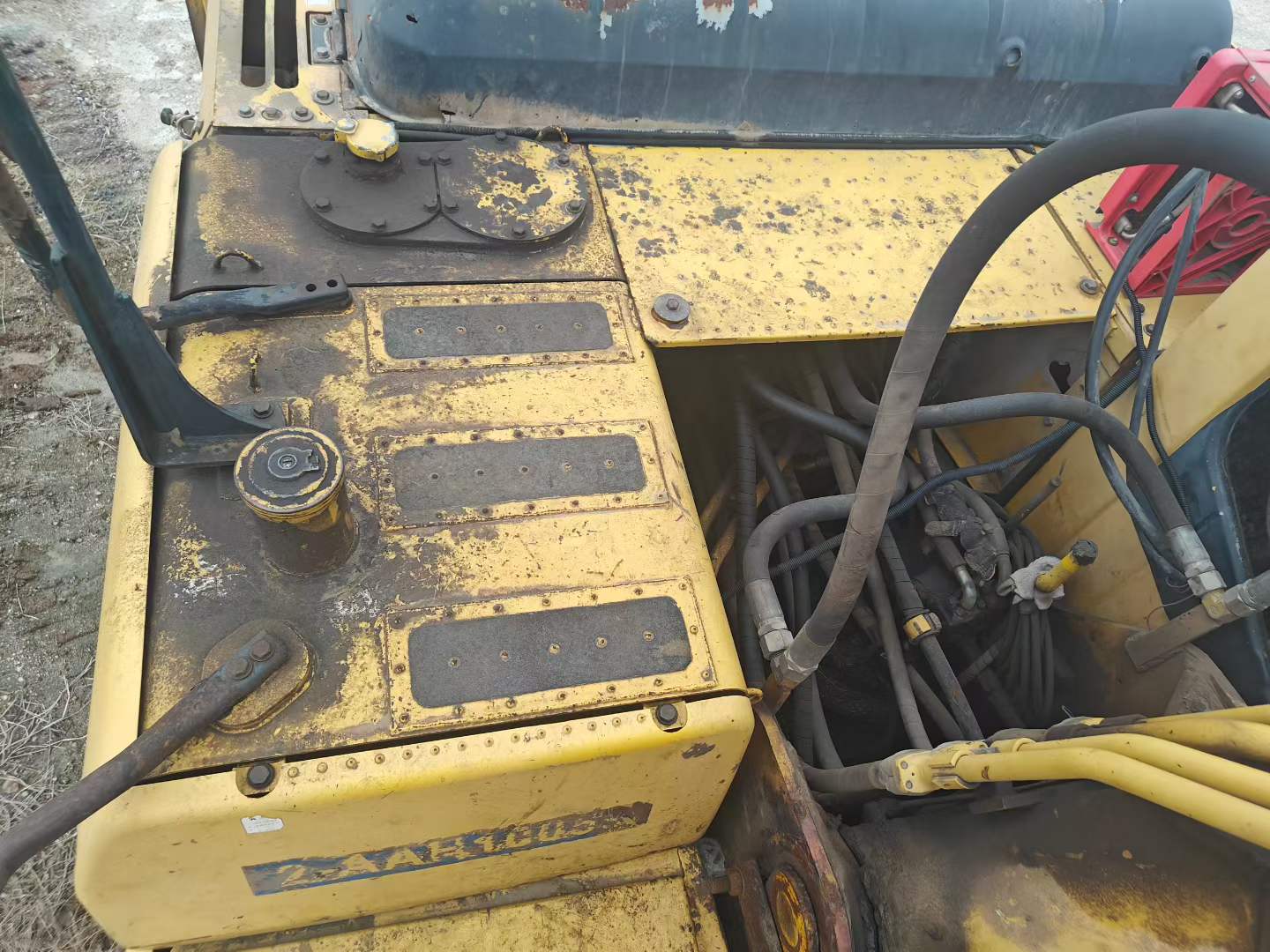 Used Komatsu PC200 Excavator 2010 Model / 6