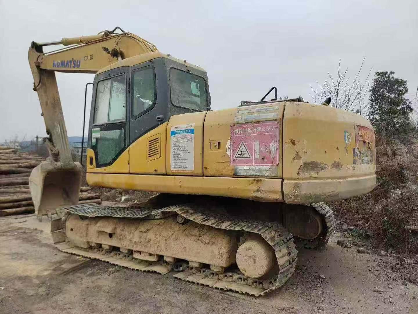 Used Komatsu PC200-7 Excavator 2016 Model / 3