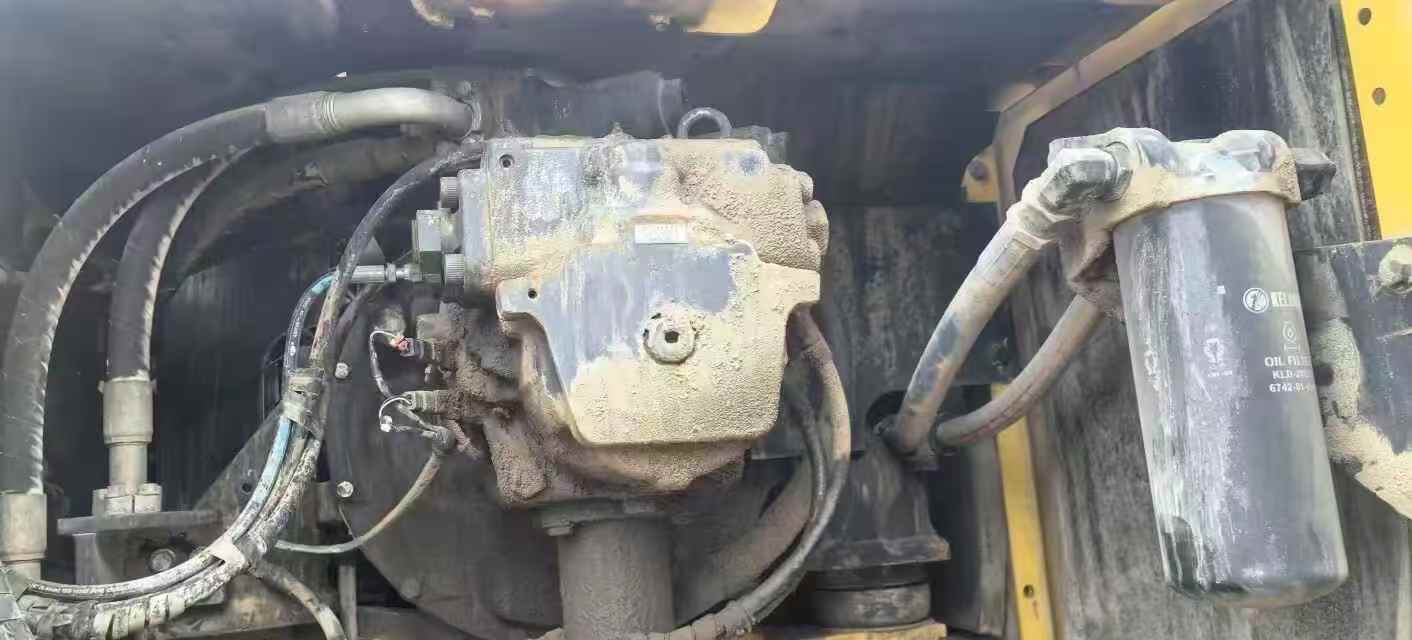 Used Komatsu PC300 Excavator 2014 Model / 4