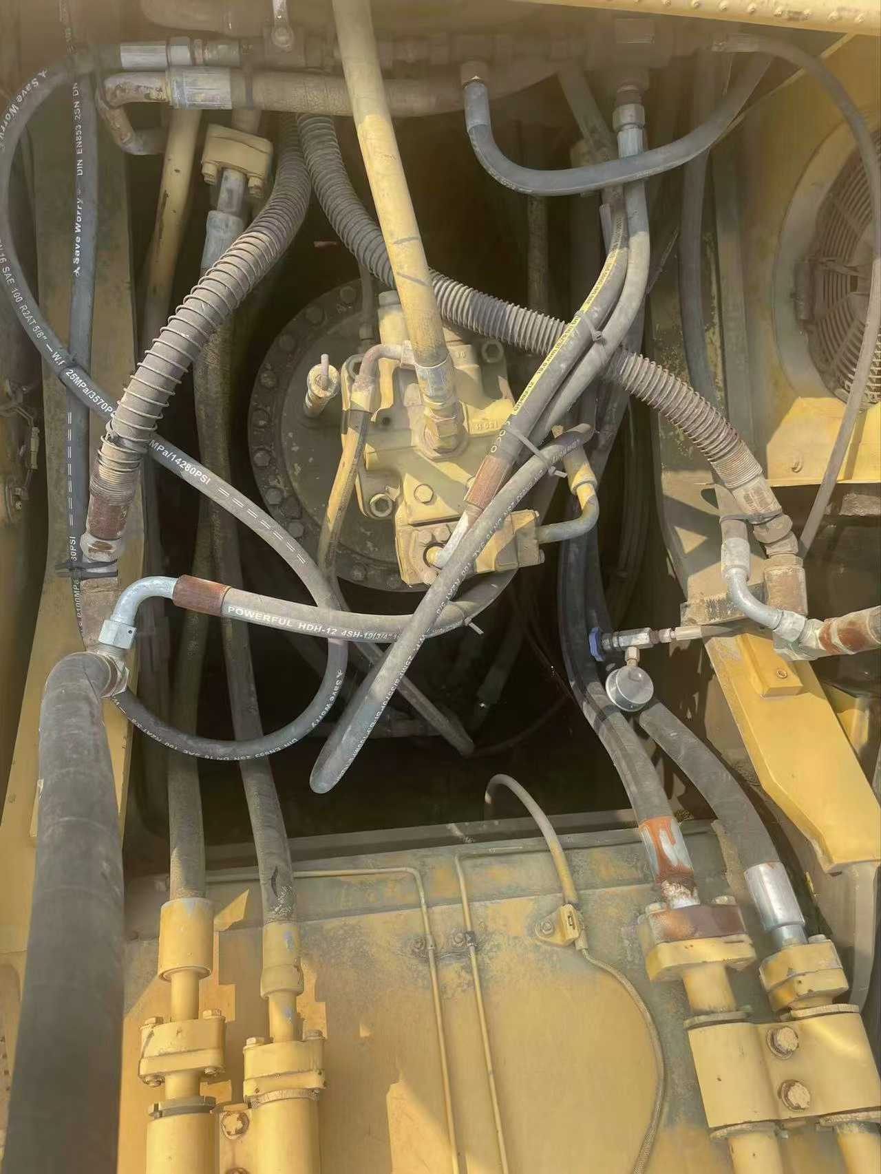 Used Caterpillar 330B Excavator 2016 Model / 8