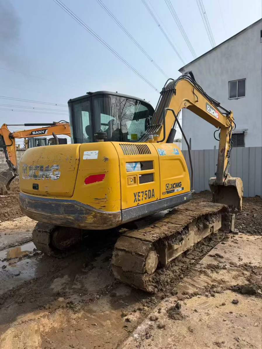 Used XCMG XE75DA Excavator 2020 Model / 4