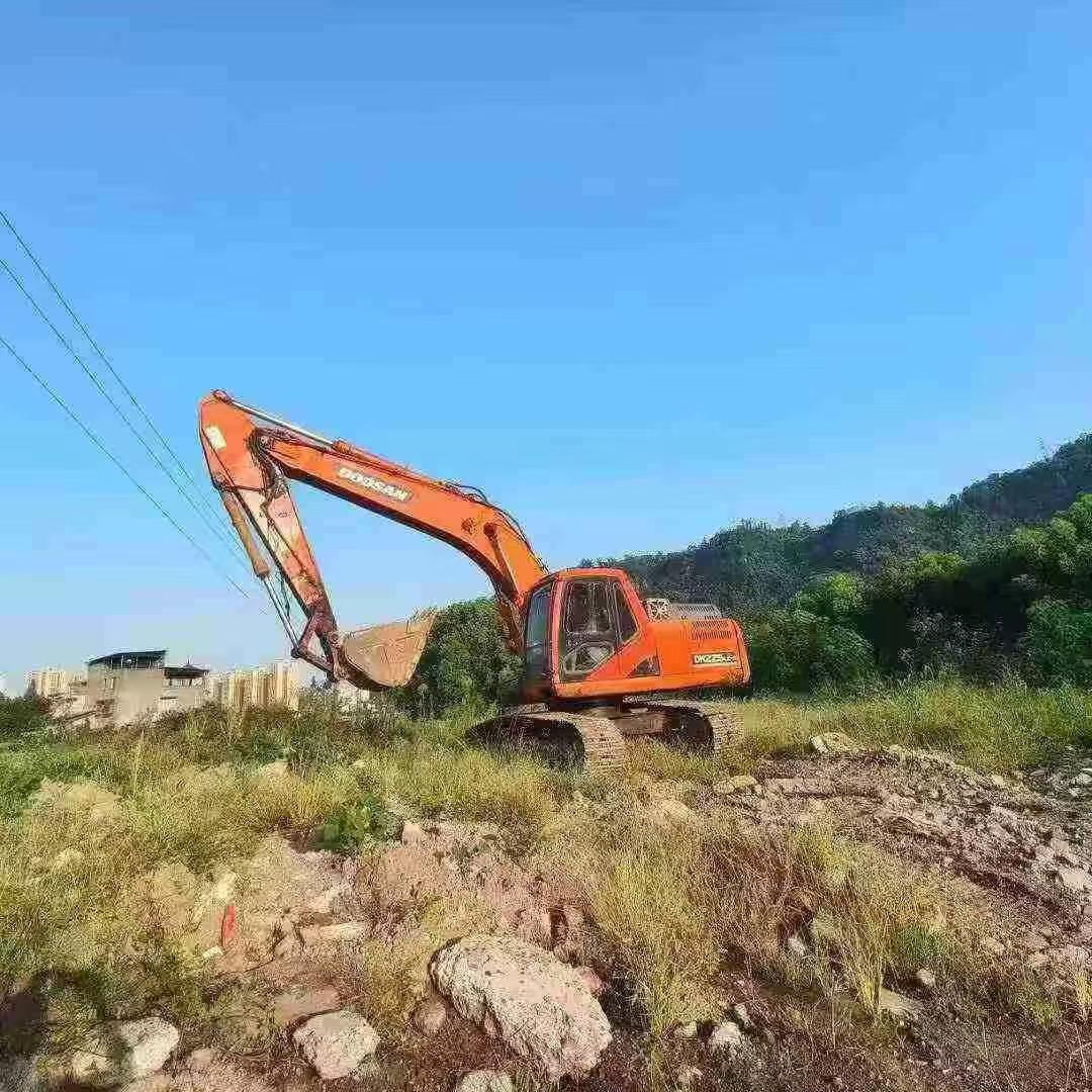 Used Doosan DH215-9 Excavator 2016 Model / 3