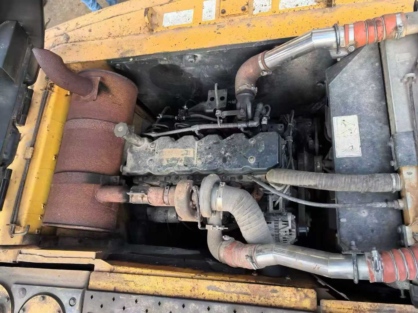 Used Hyundai R225-7 Excavator 2014 Model / 4