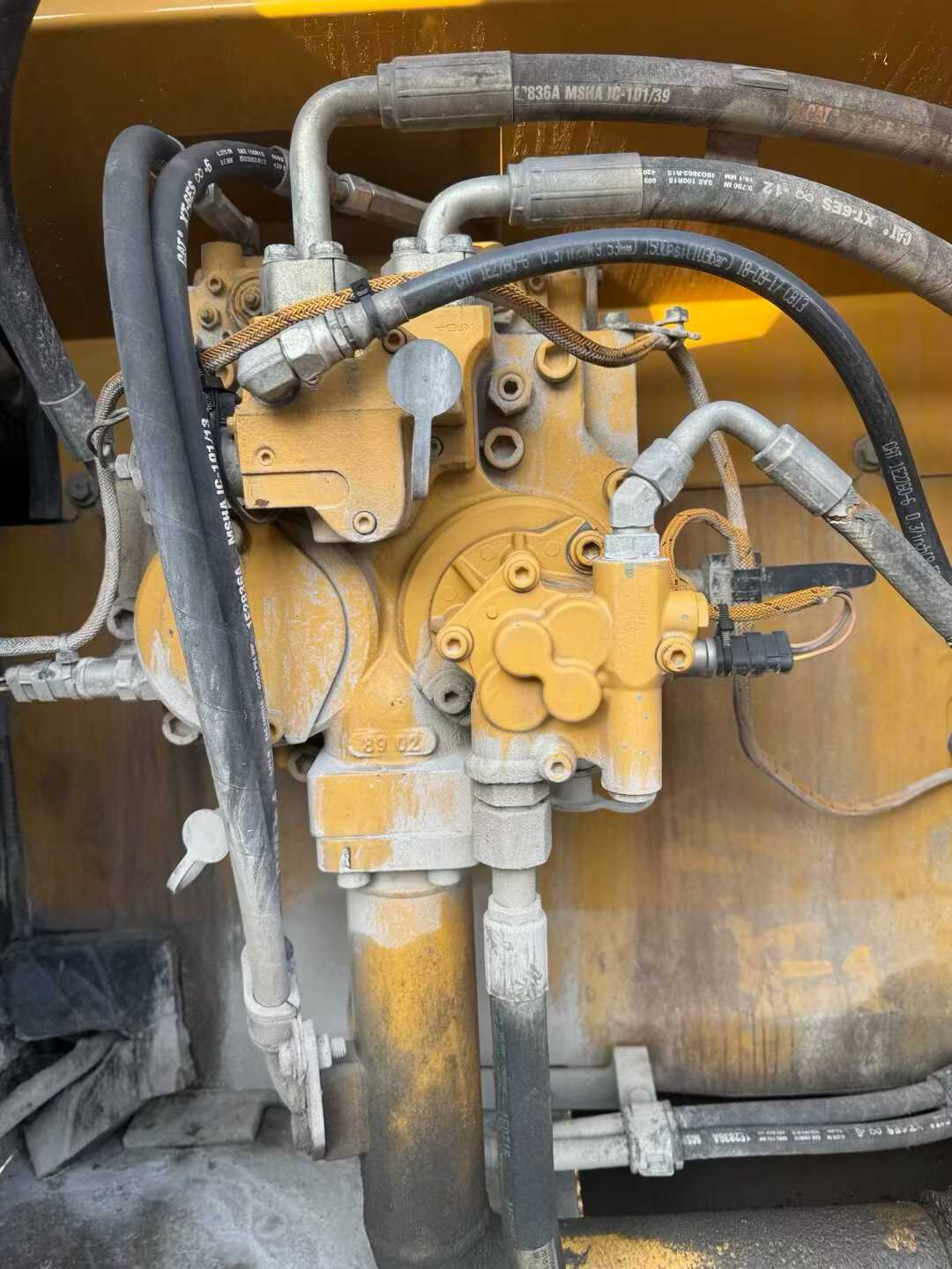 Used Caterpillar 330B Excavator 2018 Model / 3