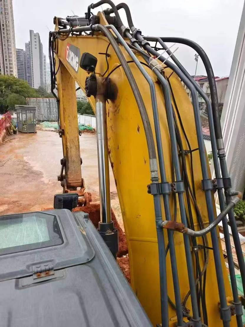 Used XCMG XE215 Excavator 2021 Model / 8