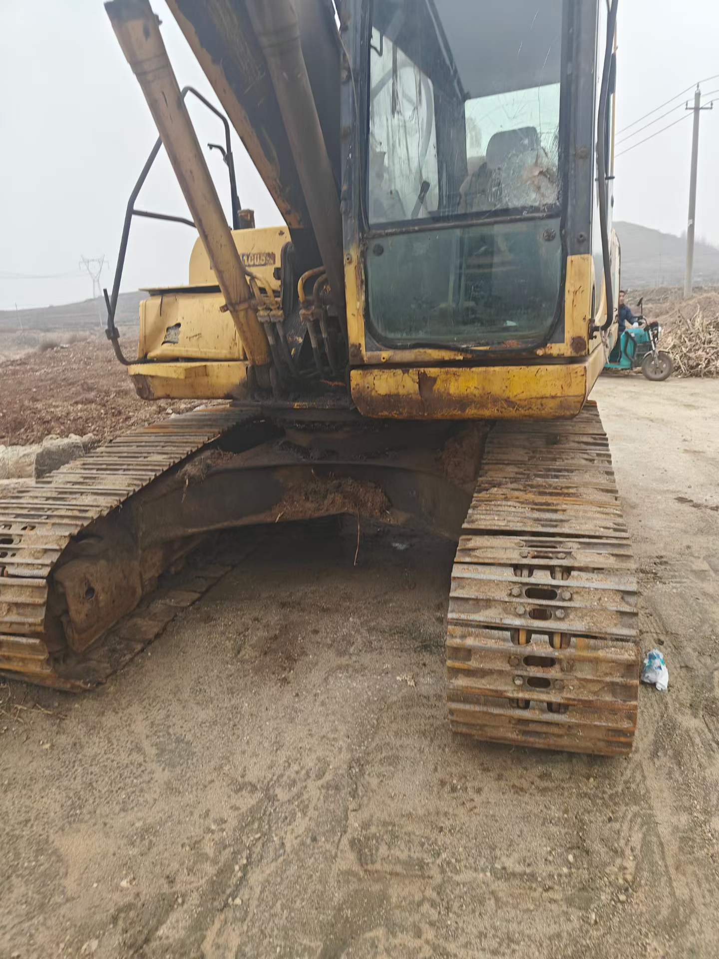 Used Komatsu PC200 Excavator 2010 Model / 3